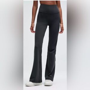 NWT Lululemon Women Gray Leggings